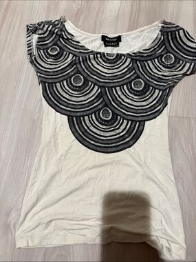 Isabel de Pedro Cream Tee with Black Circular Embroidery